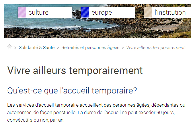 Capture d'écran de l'en-tête d'un site comprenant une partie de la navigation, suivi d'un fil d'Ariane : Icone Accueil > Solidarité & Santé > Retraités et personnes âgées > Vivre ailleurs temporairement (affiché en italique).