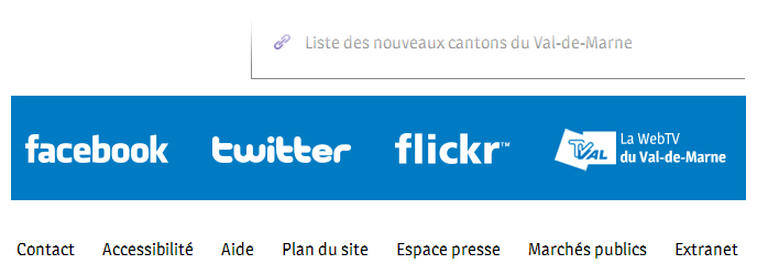 Capture d'écran, pied de page contenant des liens vers les réseaux sociaux, ainsi que les pages Contact, Accessibilité, Aide, Plan du site, Espace presse, Marchés publics et Extranet